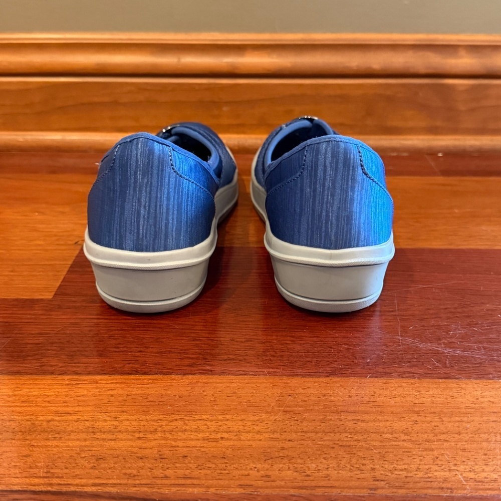 Bzees Blue Knit Slip-On Comfort Shoes with Decorative Ring - Picture 5 of 8